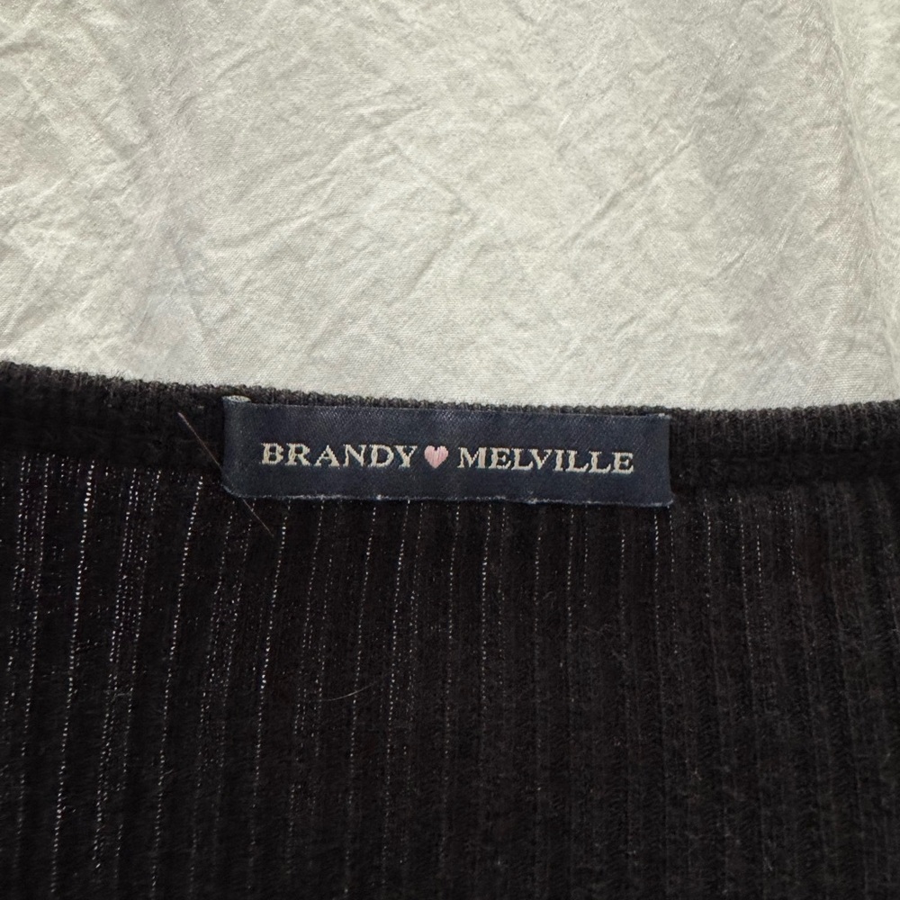 Brandy Melville Black Ribbed Zelle Top - Picture 2 of 2